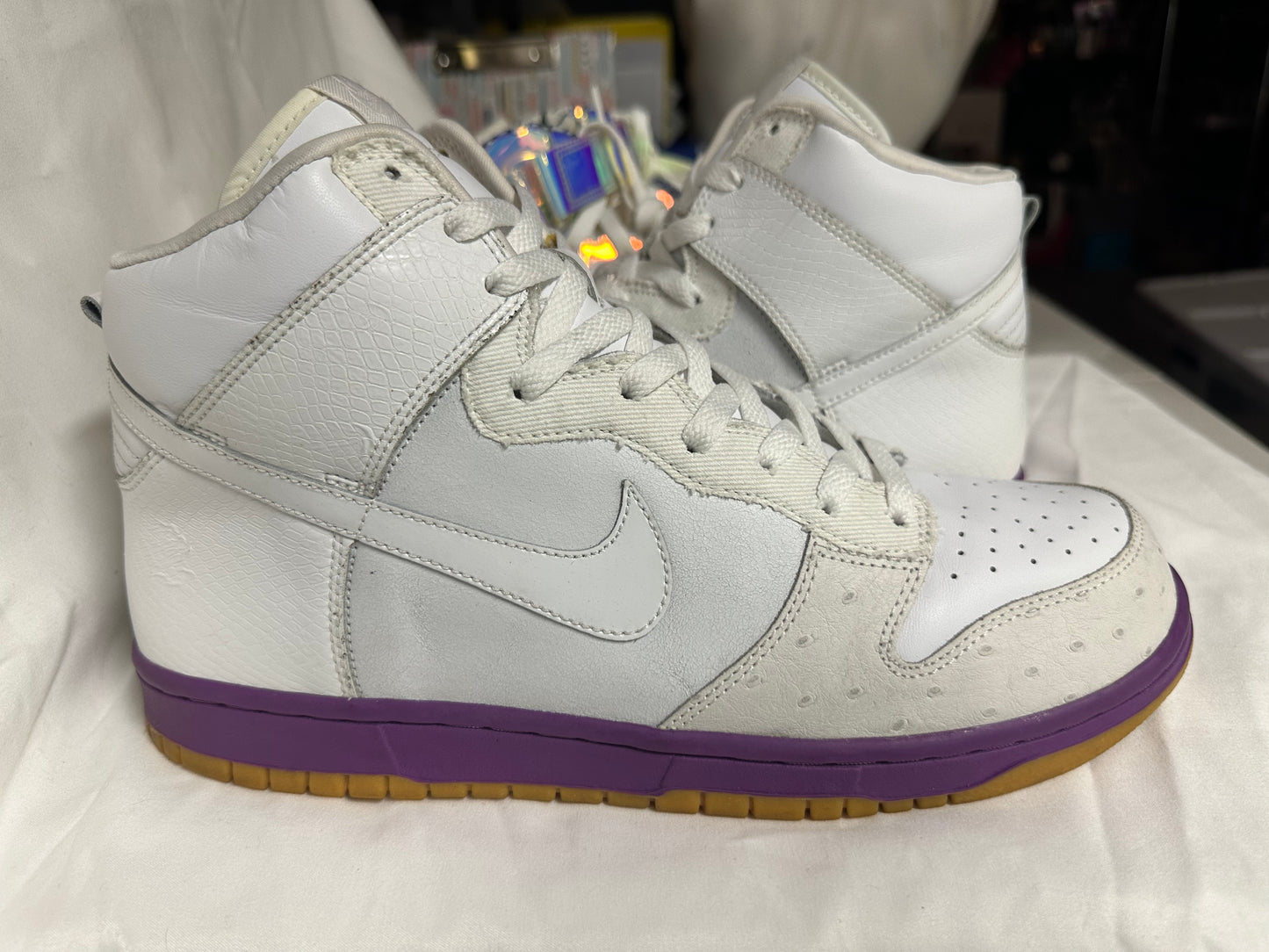 Nike Dunk High Deluxe Ostrich White
Hyacinth 312032-111