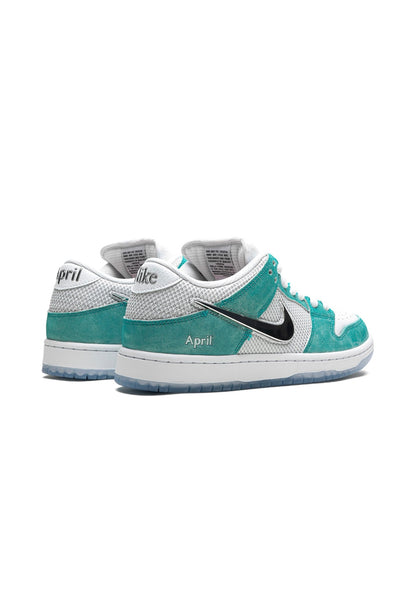 “APRIL SKATEBOARDS” x NIKE SB DUNK