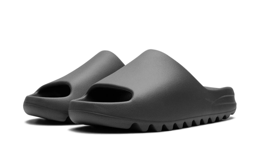 YEEZY SLIDE “GRANITE ”