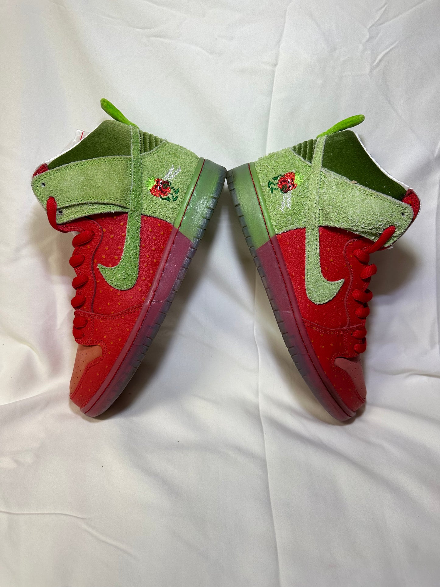 Nike Dunk High SB ‘Strawberry Cough’